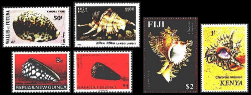 Морские раковины на почтовых марках